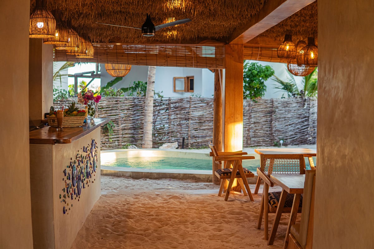 Restaurant & Bar - 7